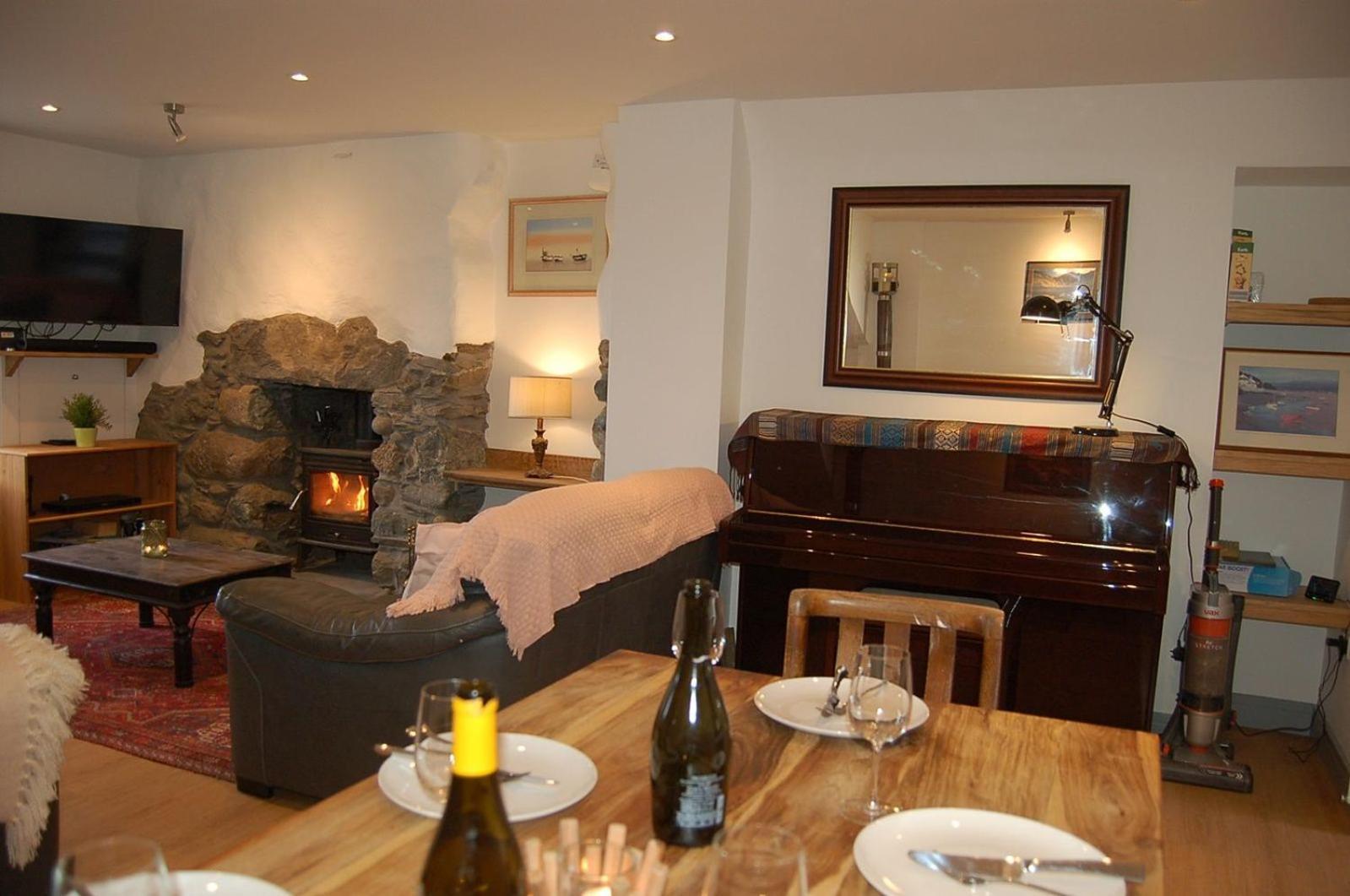 Ty Del - Beautiful Home In Tywyn Exterior photo